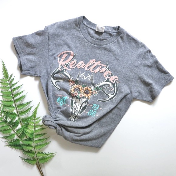 Realtree Tops - Gray Realtree Deer Skull & Sunflower Graphic Tee S